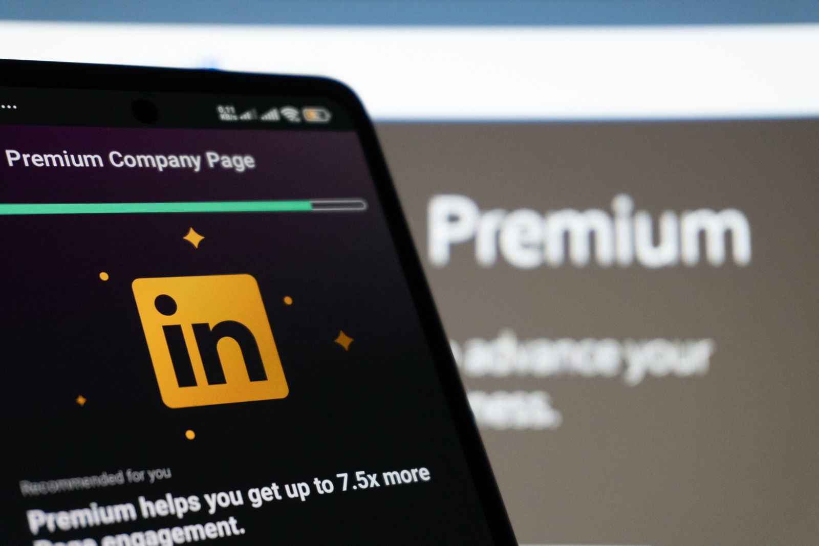 Autoridad Corporativa y Leads B2B